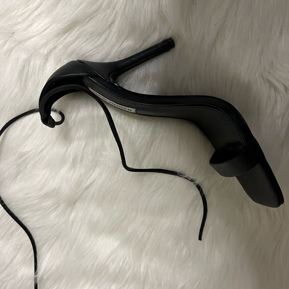 Steve Madden Black High Heels Size 8 - Picture 5 of 5